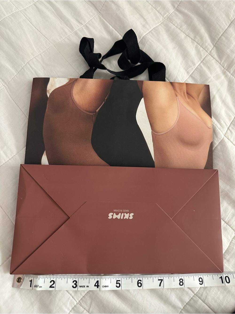 SKIMS Shopping bag. Cute for gifts. - Picture 4 of 5
